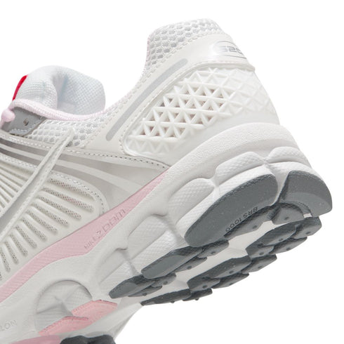 NIKE Zoom Vomero 5 Womens Sneakers
